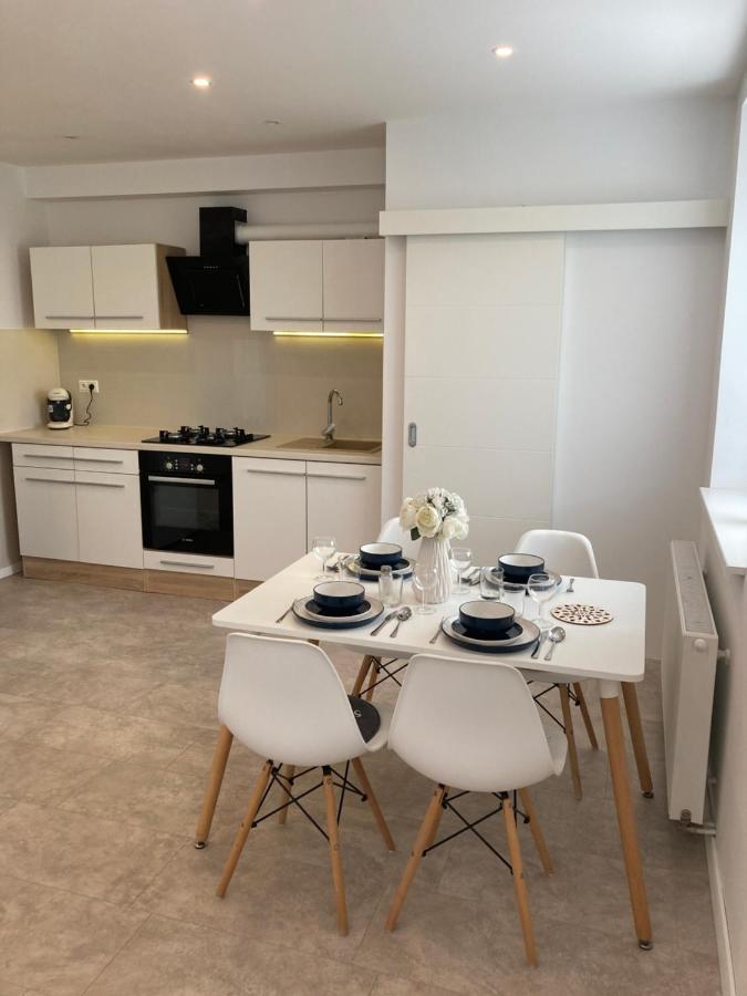 Apartman Duna Piest'any Exteriör bild