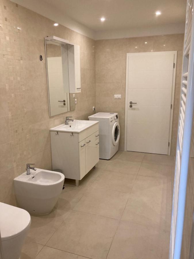 Apartman Duna Piest'any Exteriör bild